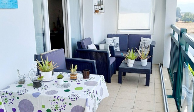 Cosy mountain view apartment, 2 bedrooms, terrace and parking box