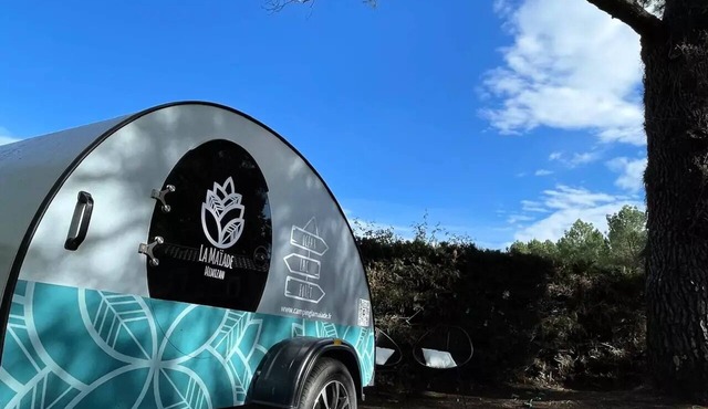 COSY NATURE - Doppelbett, Kochnische, Gartenmöbel - 2 Personen