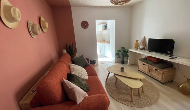 Cosy new studio with private courtyard