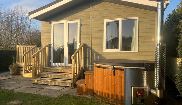 Cosy Newlands Lodge With Wood Fired Hot Tub
