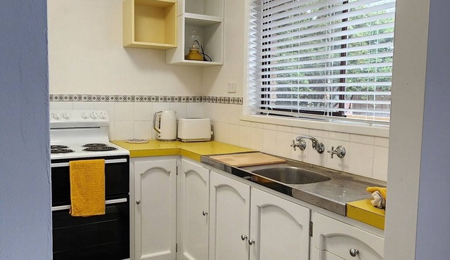 Cosy Nook close to Mars & Selkirk Stadiums, Lake Wendouree, medical & shopping