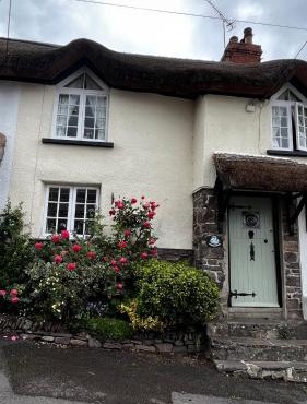 Cosy Nook thatched cottage with Exmoor views