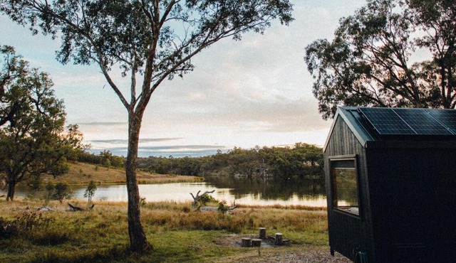 Cosy Off-Grid Cabin with Lake View Pet Friendly - Nikita