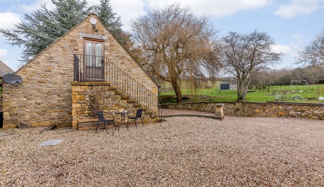 Cosy one bedroom dog friendly holiday home in the Cotswolds - The Nest at Robins Roost