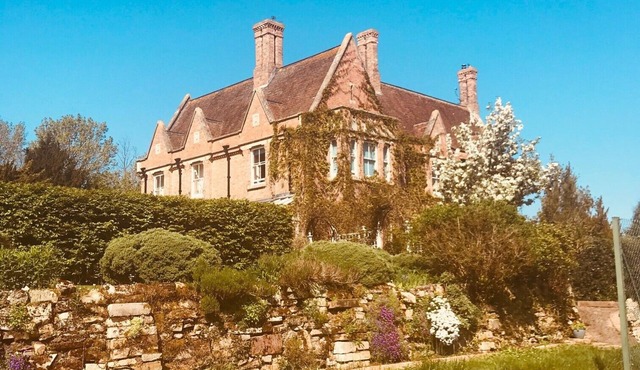 Cosy one bedroom flat in a country house.