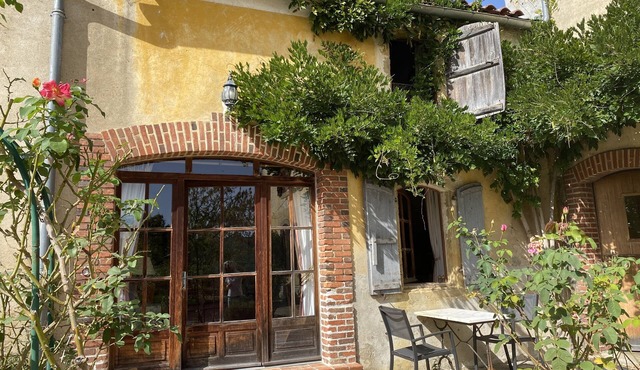 Cosy one bedroom Gite, with Pool. MADIRAN