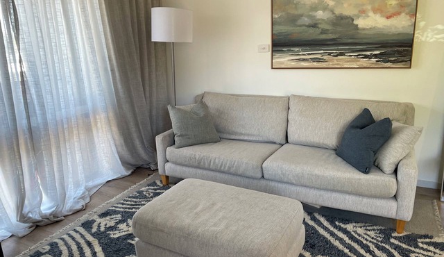 Cosy pad close to airport