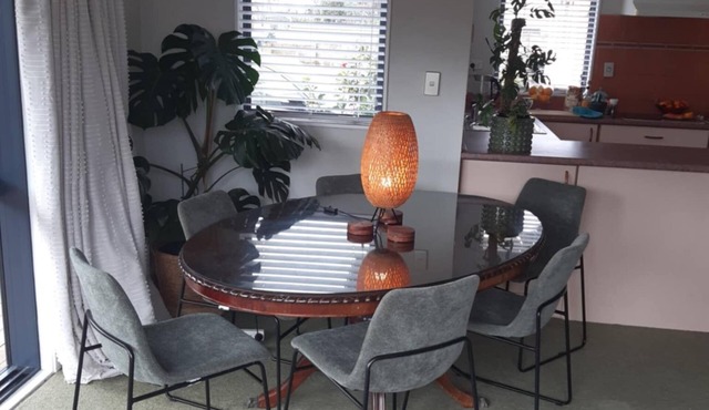 Cosy Papamoa Beachside Getaway in Prime Location.