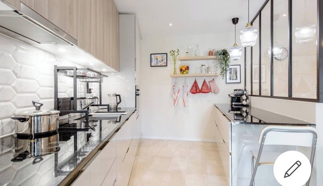 Cosy private room in a spacious apartment - Geneva