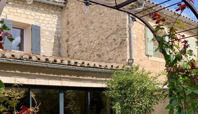 ★ Cosy Provencal town house in the heart of the Alpilles ★Close to all amenities