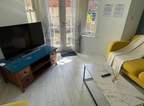 Cosy Queen Anne Court with FREE PARKING By Prescott Apartments