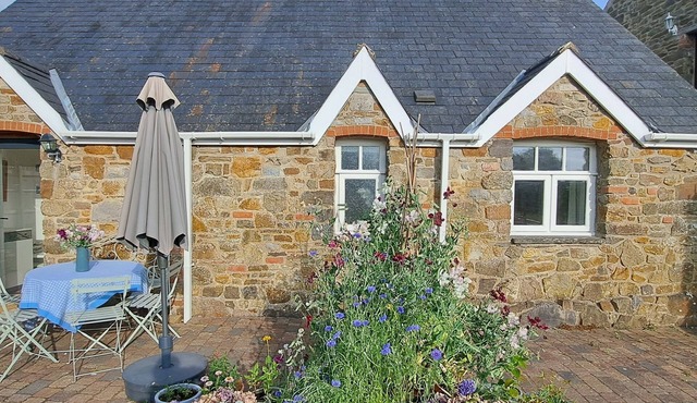 Cosy quiet cottage rural South Pembrokeshire
