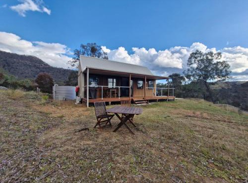 Cosy Quiet Retreat and Stunning Valley Views