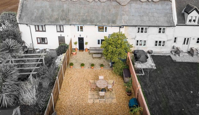 Cosy, quirky, charming coastal cottage