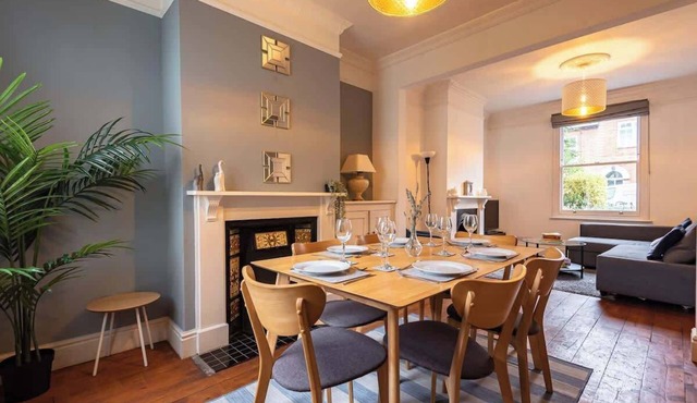 Cosy Reading Home - Superfast WiFi, Private Garden