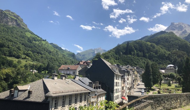 Cosy, renovated family home in the heart of the Pyrenees