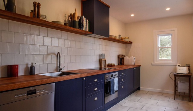 Cosy Renovated Farmhouse in the Country