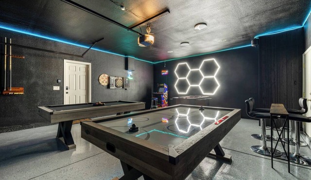 Cosy Retreat w/Hot Tub/Gm Rm/BBQ/EV charger/Toyota Amphitheater & Hard Rock