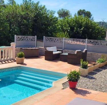 Cosy rez-de-jardin de villa