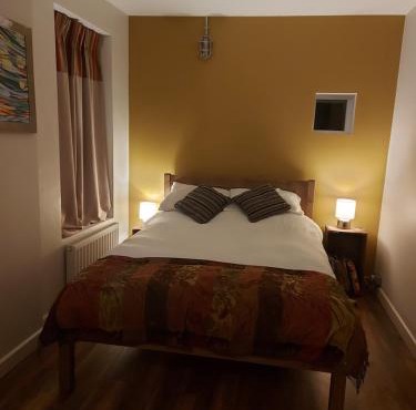 Cosy room in canalside home