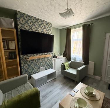 Cosy Room Near Train & Hospital