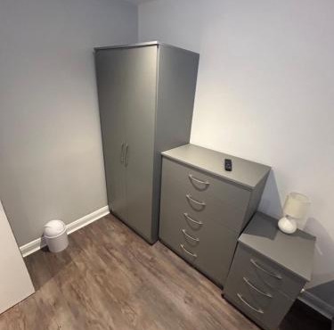 Cosy rooms near Gatwick Airport