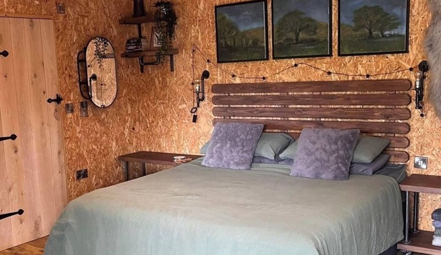 Cosy rural retreat. Perfect for couples. Dog-friendly.