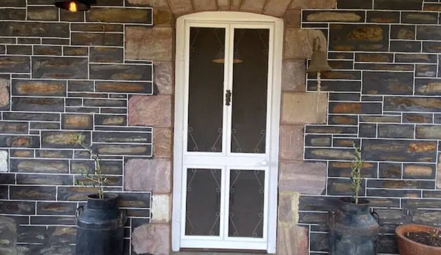 Cosy Rustic Cottage - Adelaide Hills - Scenic Secluded