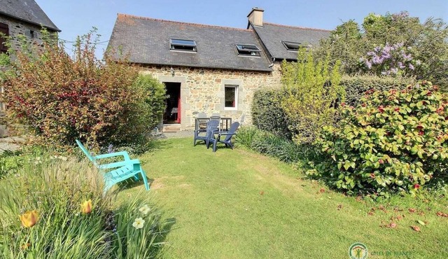 Cosy, rustic cottage, nature & calm in Côtes-d'Armor