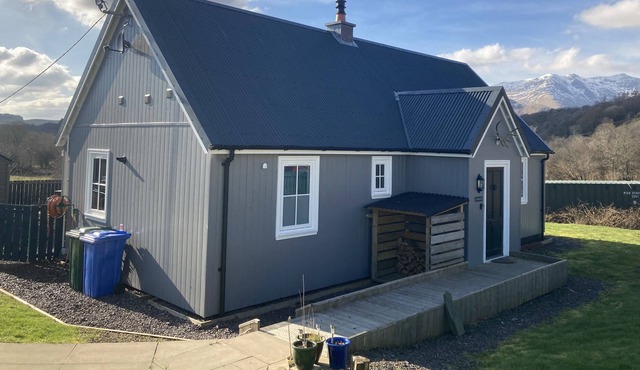 Cosy Scottish West Highland Cottage River Orchy and Magnificent Mountain Views