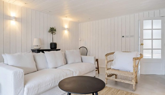 cosy sea side cottage *brand new*