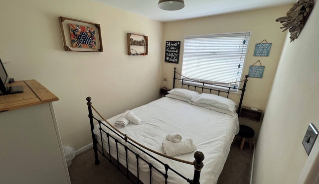 Cosy Self-Catering Chalet in Beautiful South Devon