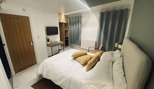 Cosy Serviced Studio Pet Friendly