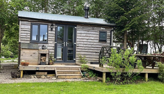Cosy Shepherds Hut in the stunning Scottish Highlands & just off the NC500
