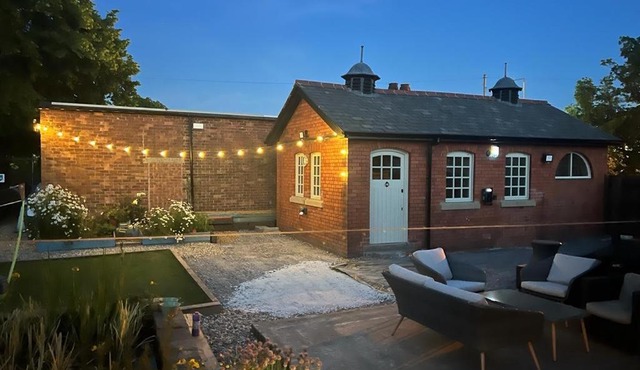 Cosy small cottage in Wirral Merseyside with kitchen