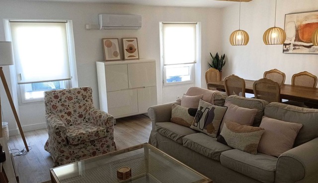 Cosy, spacious air-conditioned apartment with all mod cons