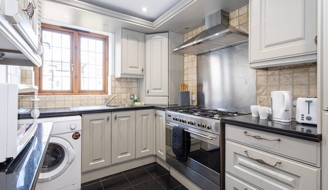 Cosy Spacious Duplex Apartment Near Salford Royal