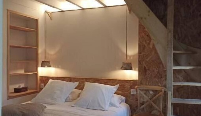 Cosy Studio with 160cm Bed & Private Bathroom - Quiet and Comfortable