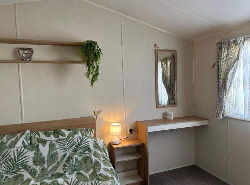 Cosy static caravan in rye!