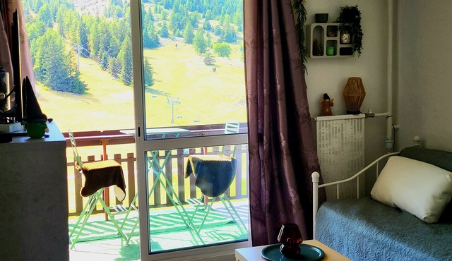 COSY stay at the MONTAGNE-STUDIO for 4/5 people - at the foot of the slopes