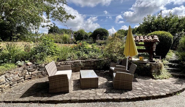 Cosy stone cottage in the heart of the French countrysiden