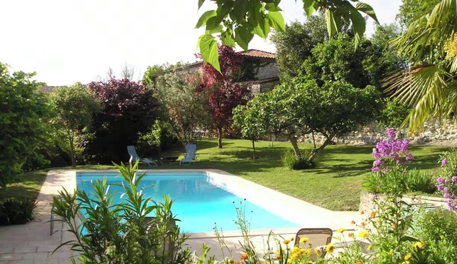 Cosy stone house with private pool