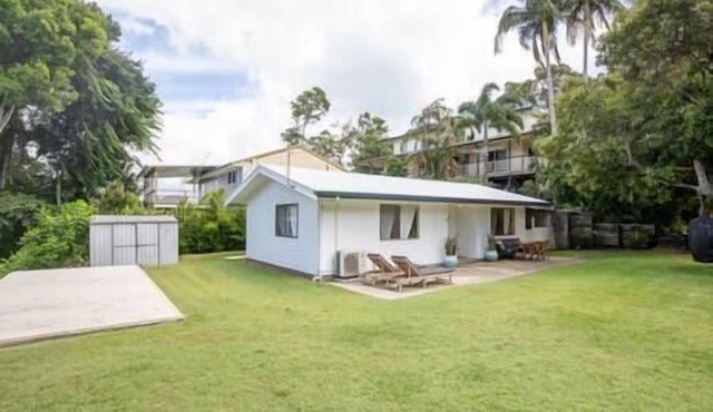 Cosy Straddie cottage + sleeps 6 + pet friendly