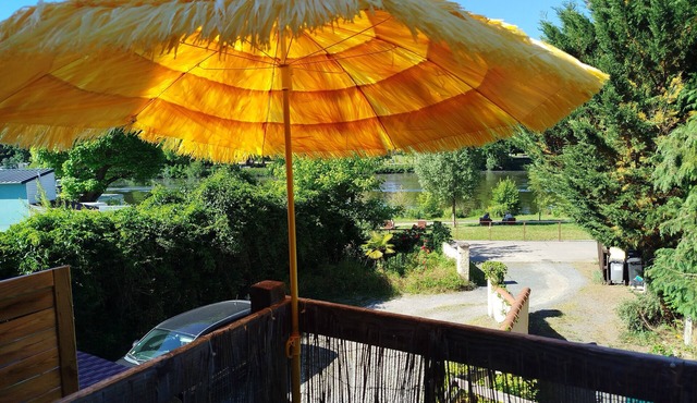 Cosy studio on the shores of Lac d'Allier - breathtaking views and natural surroundings