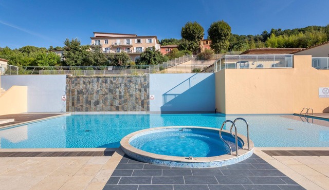 Cosy studio | 2 piscines + vues imprenables