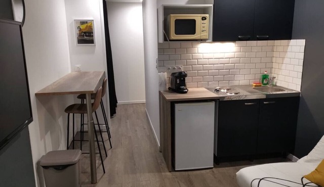 Cosy studio at the foot of the Flachet metro station