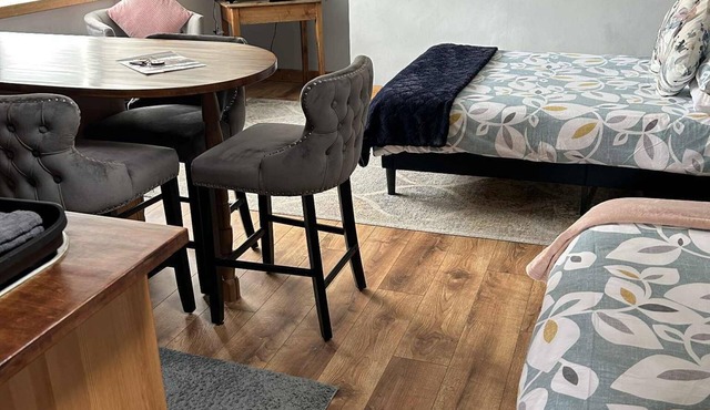 Cosy studio Flat in the Friendly and Scenic Lochside village of Dalavich, Argyll