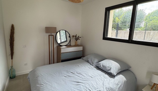 Cosy studio in quiet location, Questembert town center