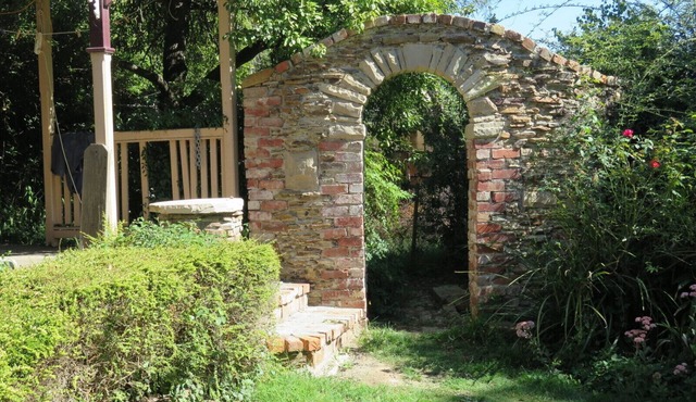 Cosy studio in walking distance from station, shops and venues