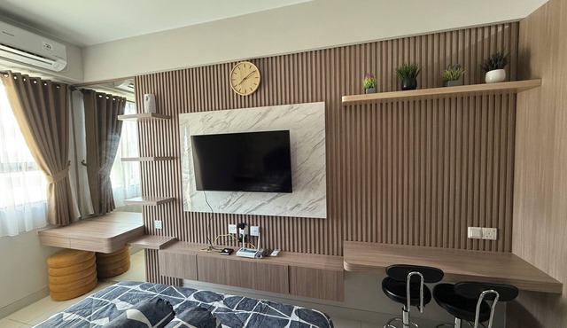 Cosy Studio near BCS & Grand Batam Mall - with Netflix & free wifi